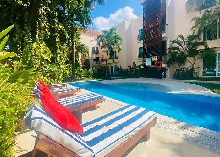 5th Avenue Oasis 8 Personas